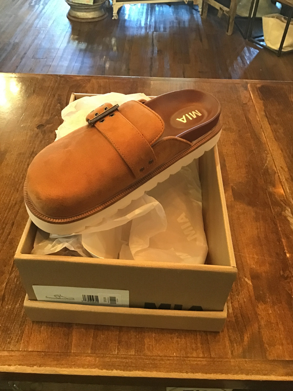 Namira Chesnut Shoe