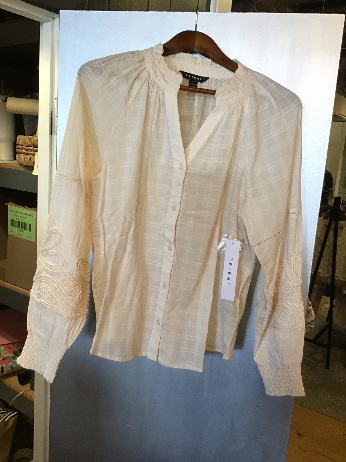 Blouse w/ Applique on Sleeve