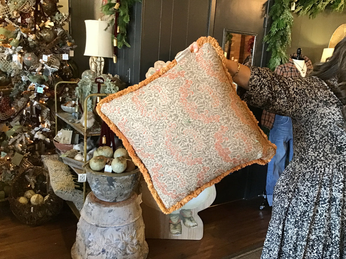 16" Floral Pillow w Fringe